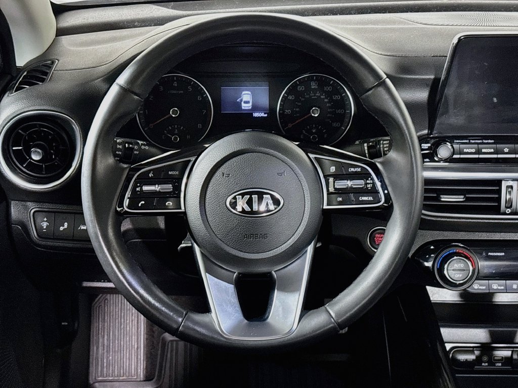 Used 2021 Currant Red Kia EX image 13