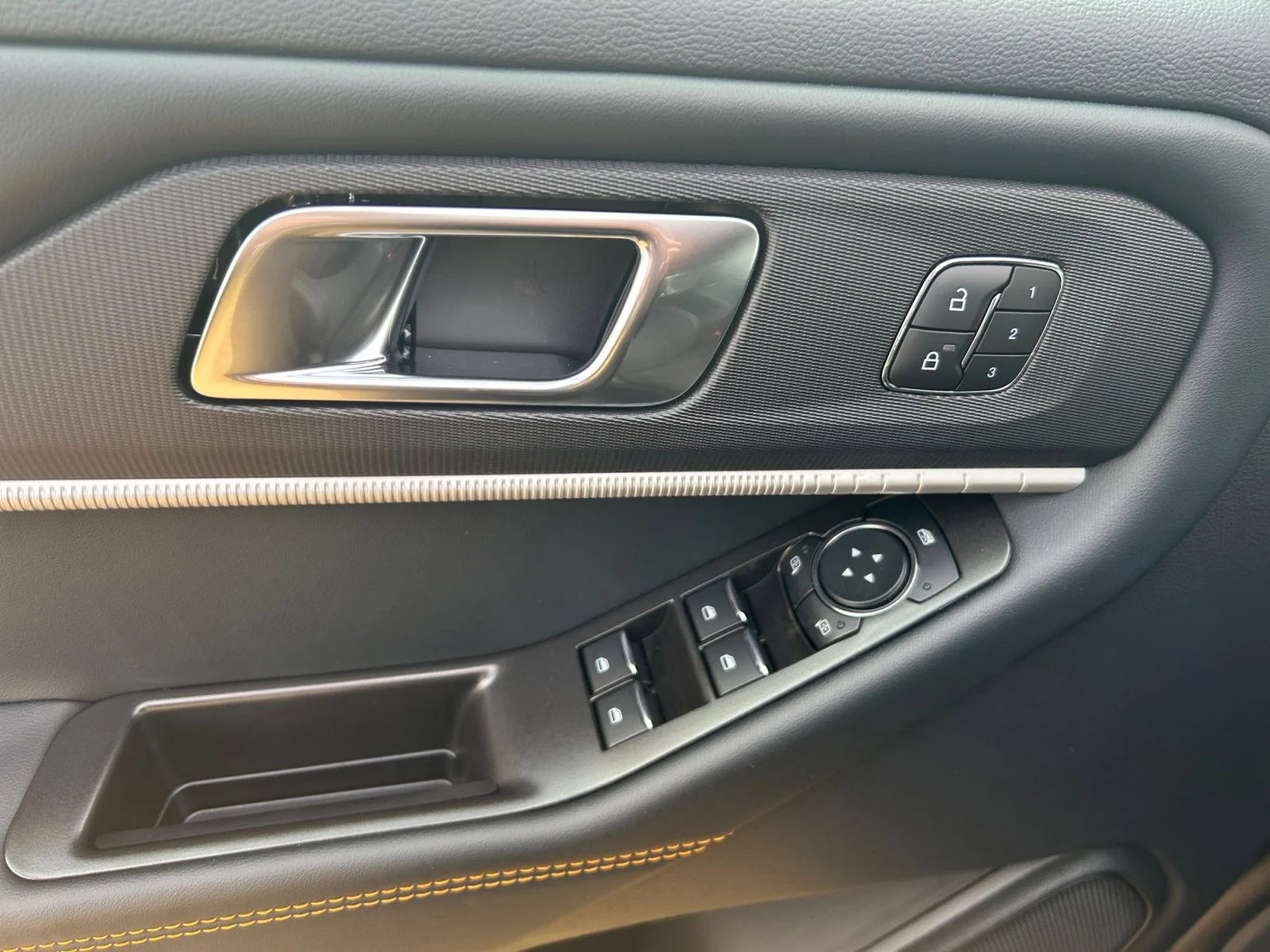 New 2026 Carbonized Grey Metallic Ford Tremor image 17
