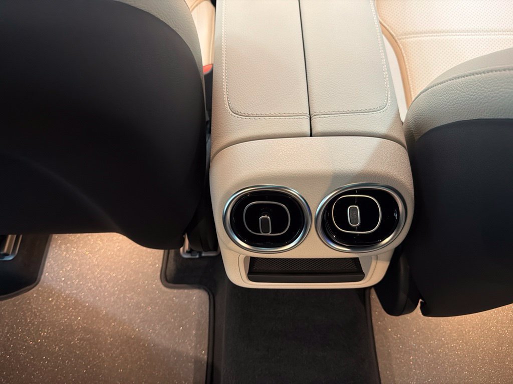 New 2027 Black Mercedes-Benz GLC 300 image 55