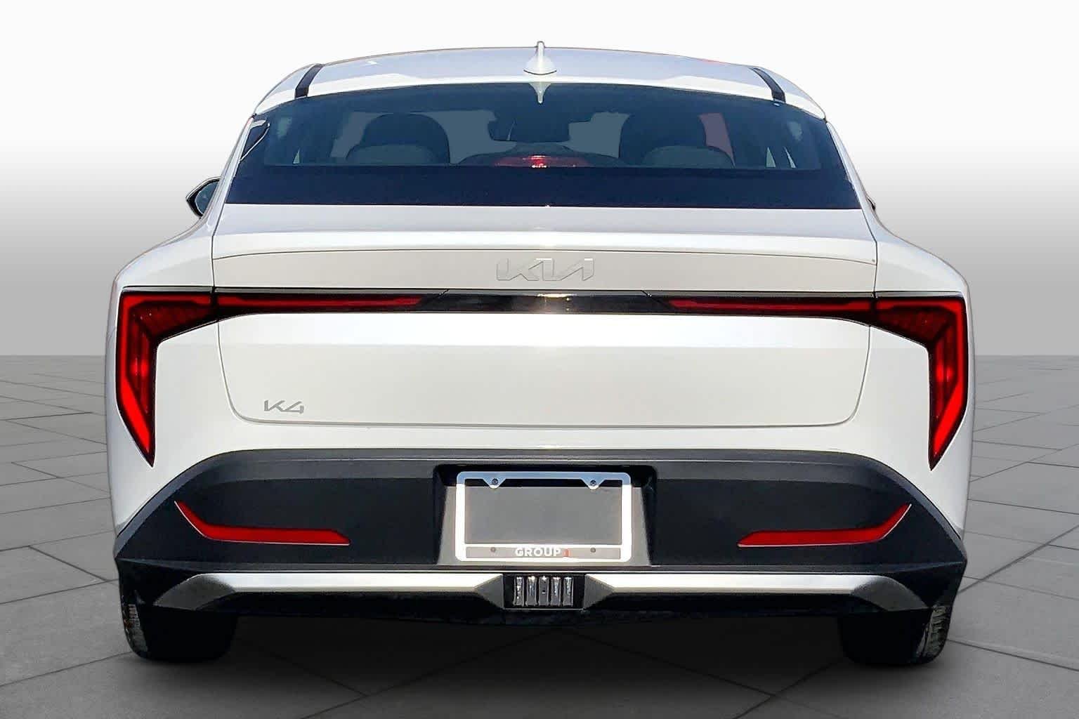 Used 2025 Snow White Pearl Kia LXS image 5