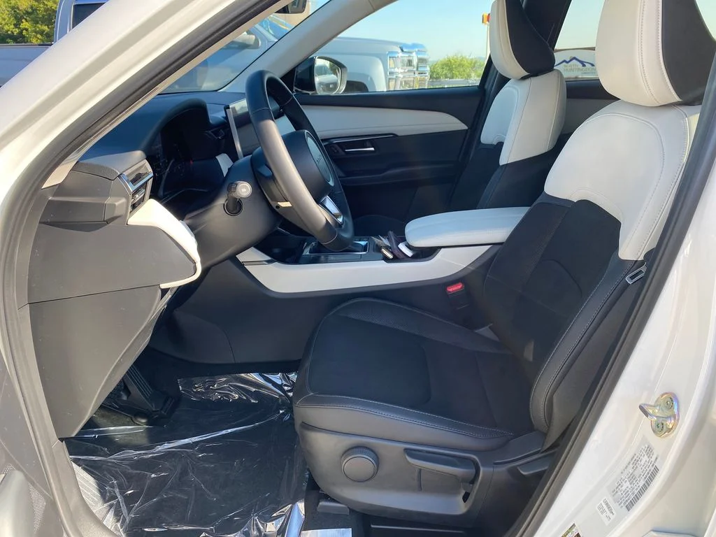 New 2026 Rhodium White Metallic Mazda 2.5 S Select AWD image 8