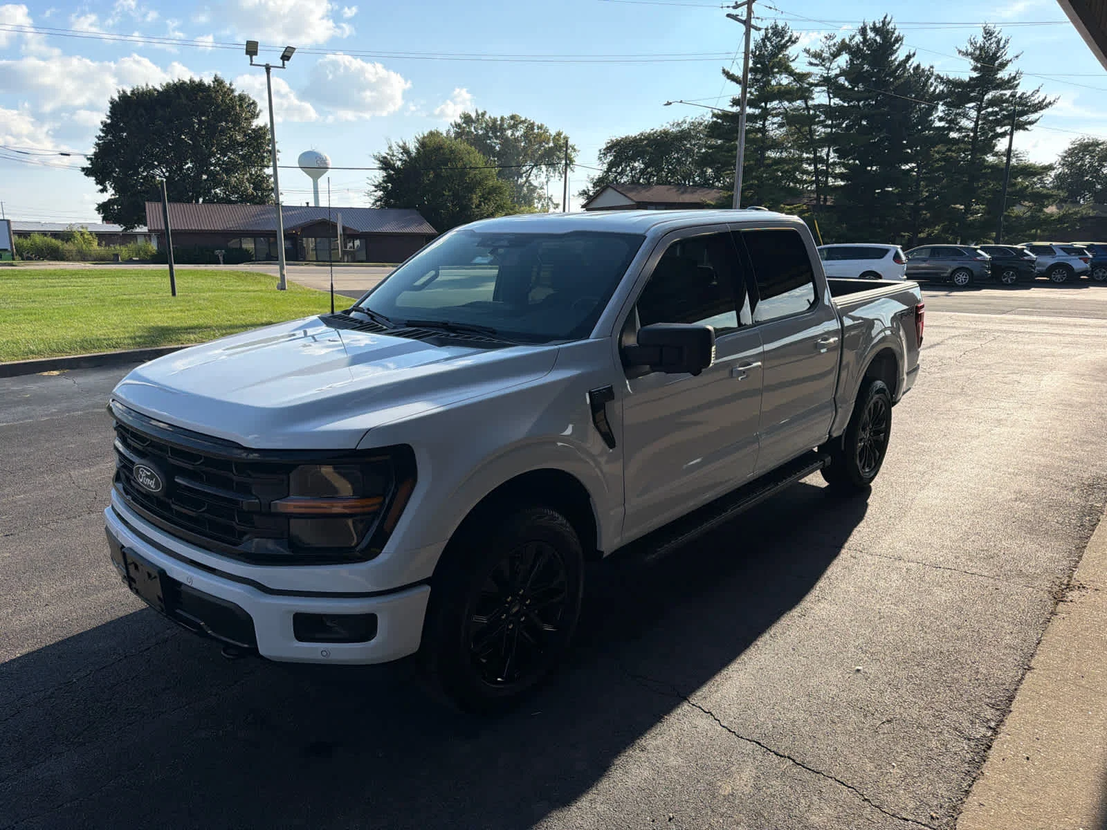 New 2026 Oxford White Ford XLT image 4