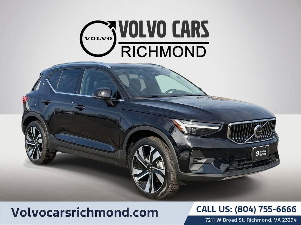 2025 Volvo XC40 B5 Ultra Bright AWD's photo