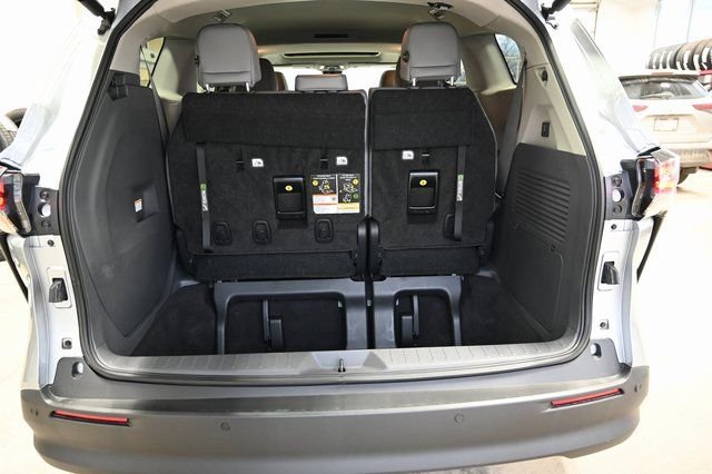 2023 Toyota Sienna XLE - Photo 32