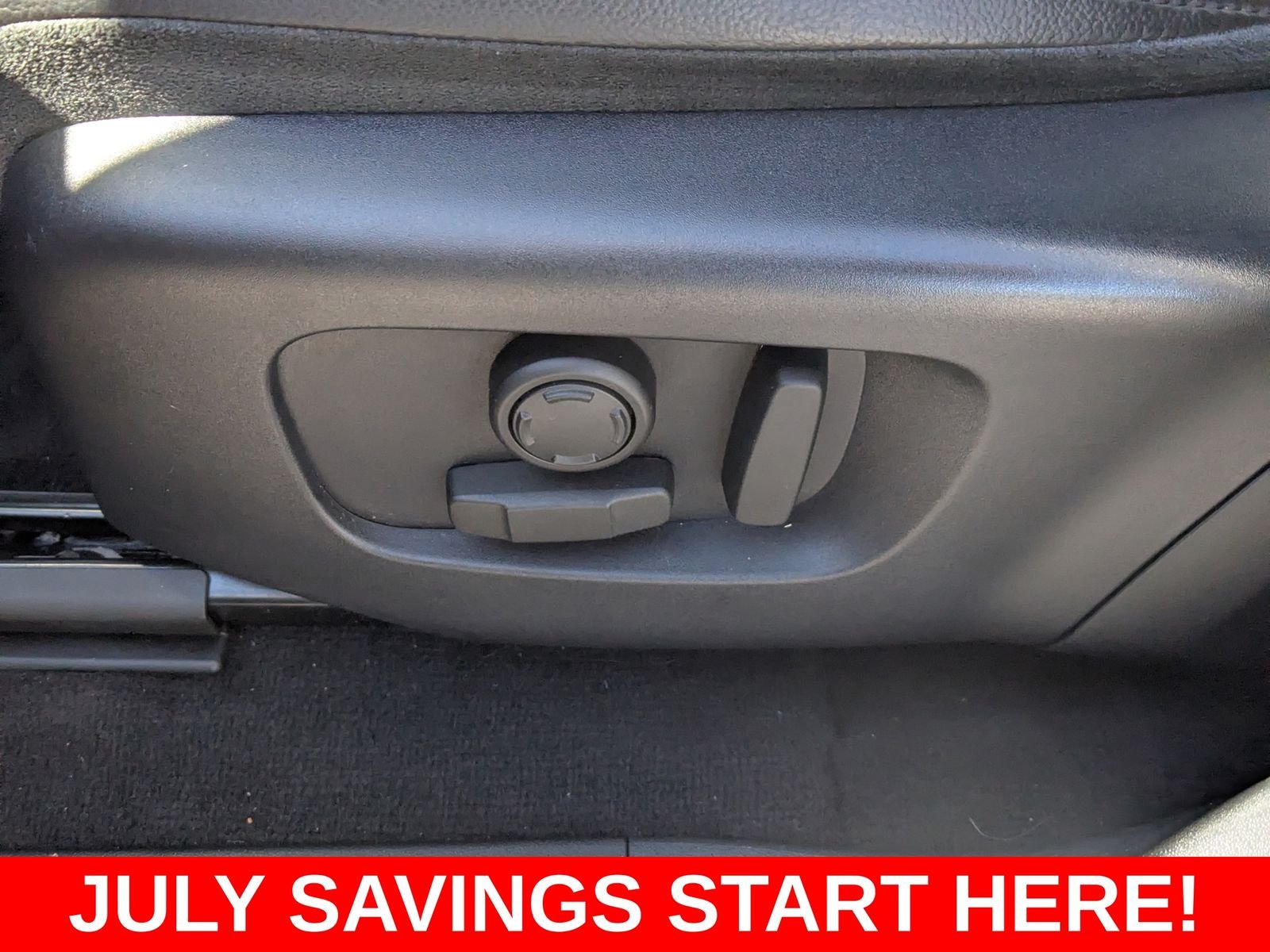 Used 2020 Gray Land Rover First Edition image 25