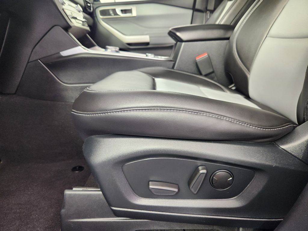 Used 2023 Gray Ford XLT image 11