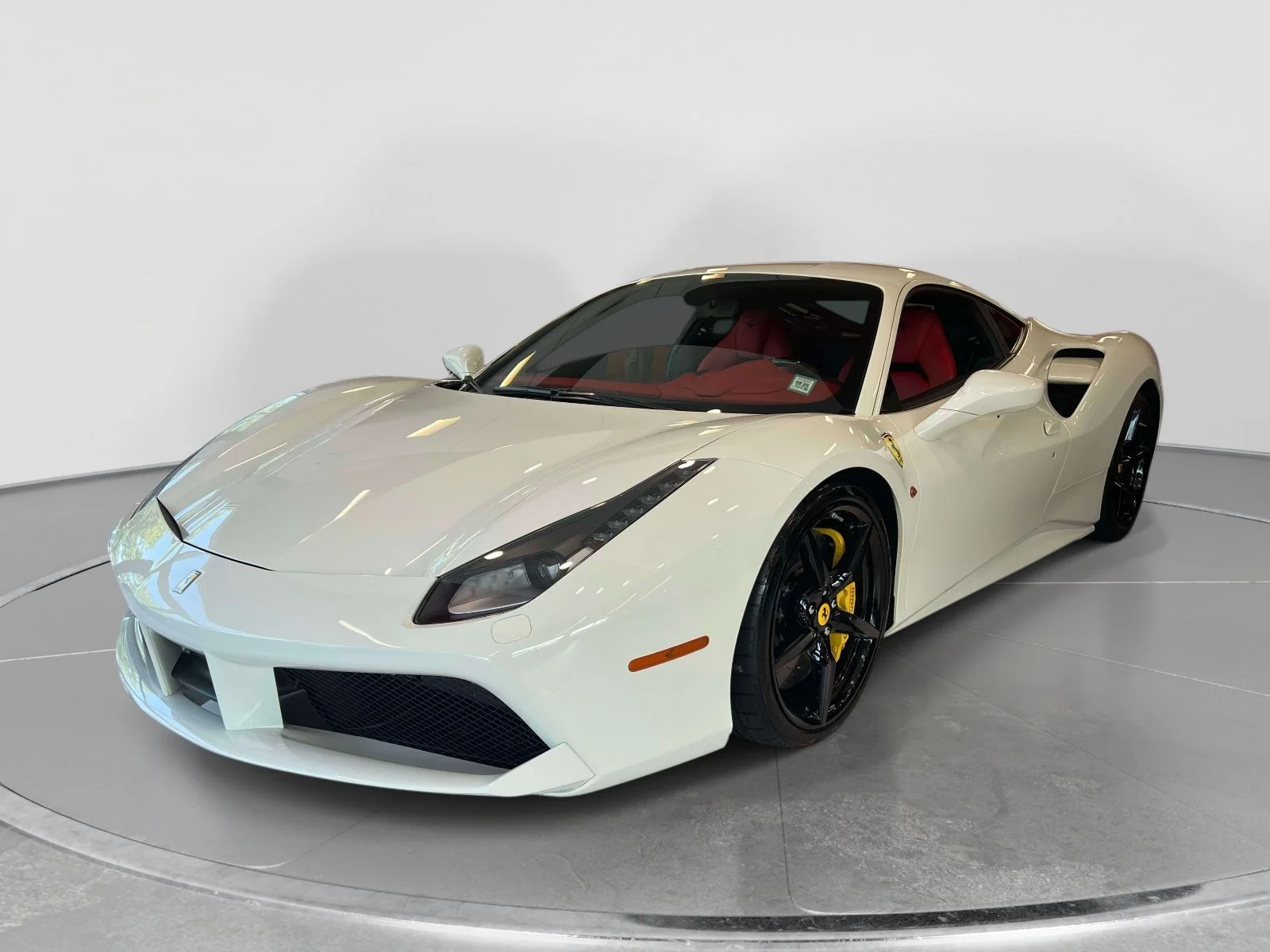 Used 2019 White Ferrari  image 4