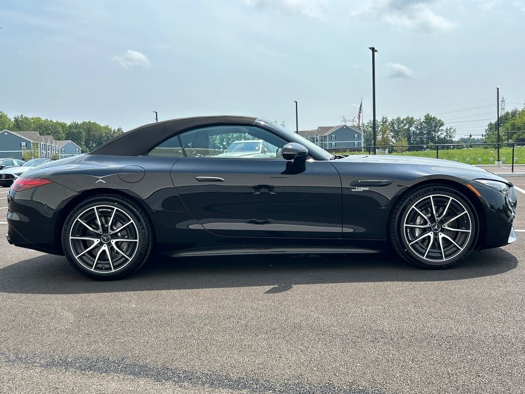 New 2027 Obsidian Black Metallic Mercedes-Benz AMG® SL 43 Roadster image 9