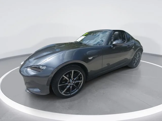 Used 2017  Mazda Grand Touring image 1