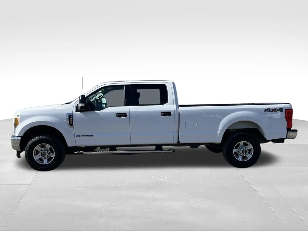 Used 2017 White Ford XLT image 8