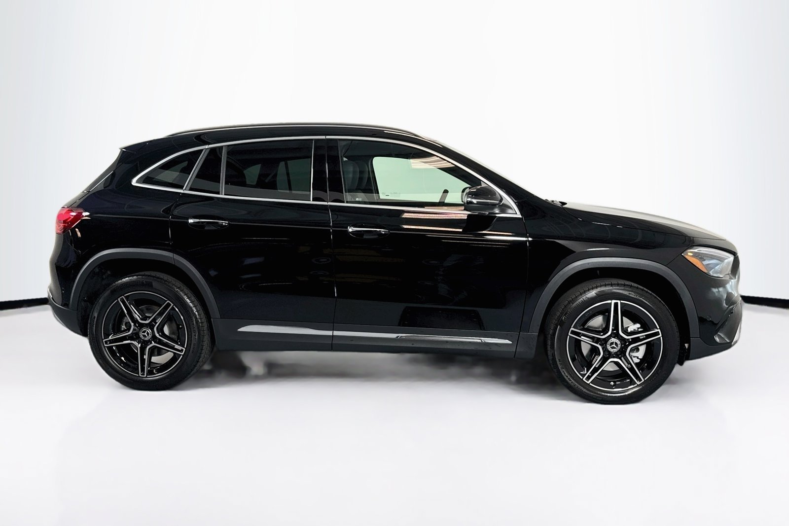 New 2026 Night Black Mercedes-Benz GLA 250 image 4