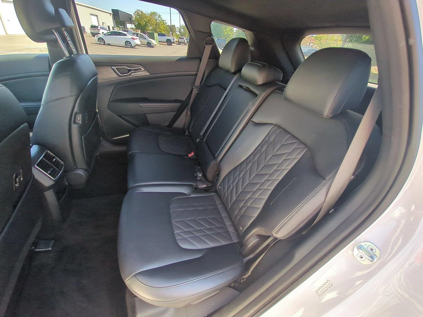 Used 2024 Glacial White Pearl Kia X-Line image 33