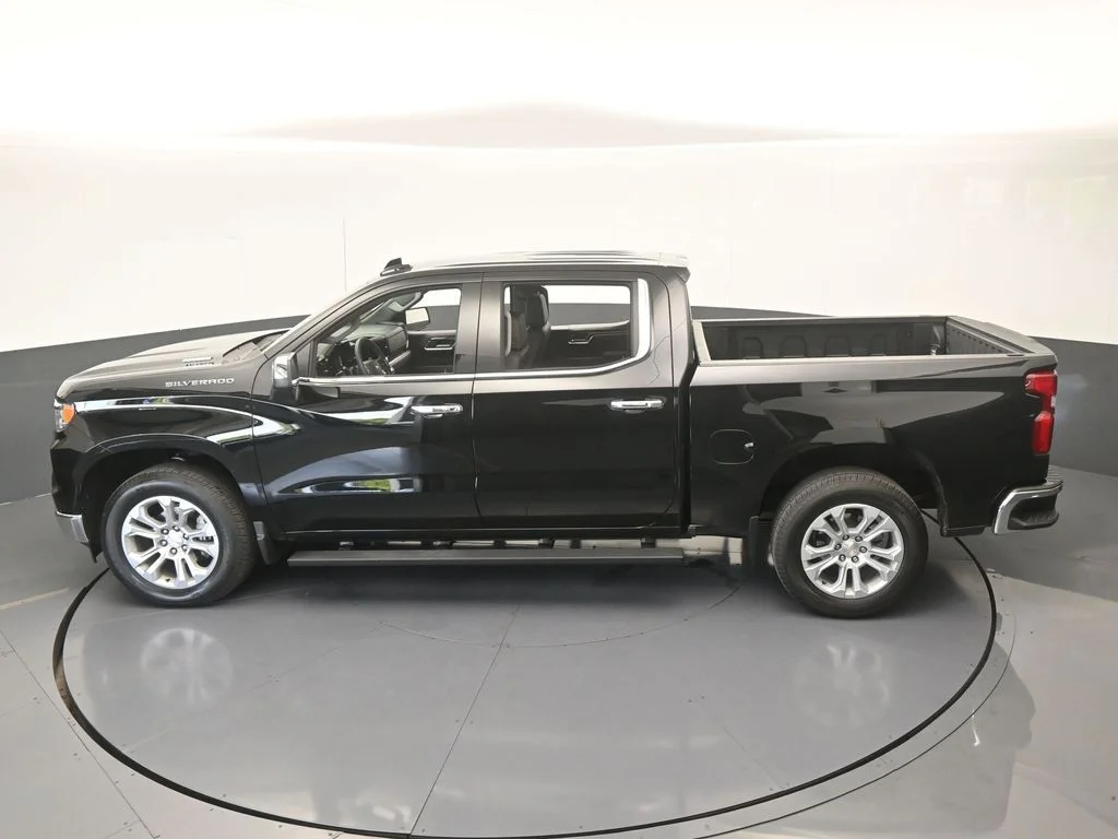 Used 2026 Black Chevrolet LTZ image 57