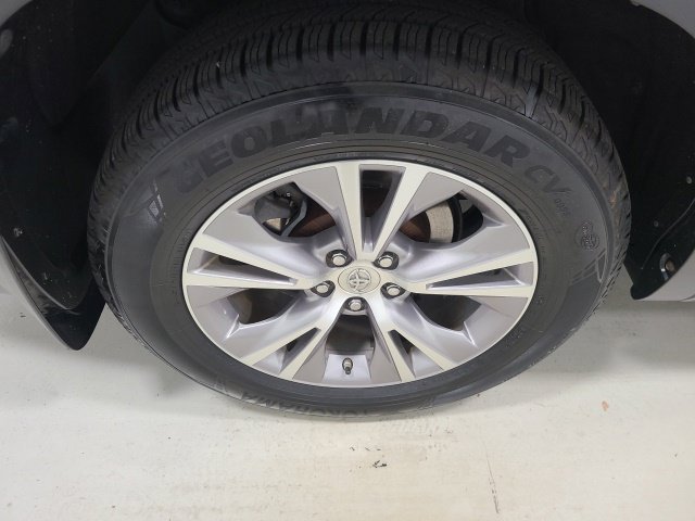 Used 2015 Predawn Gray Mica Toyota XLE image 39