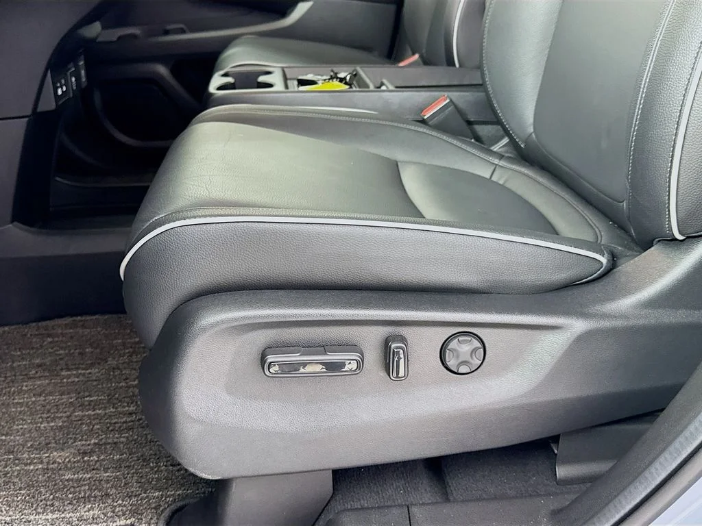 Certified Used 2026 Sonic Gray Pearl Honda Touring image 26