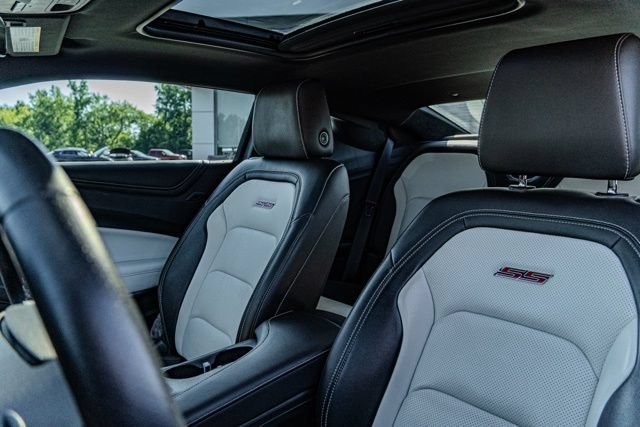 Used 2016 HYPER BLUE METALLIC Chevrolet 2SS image 6