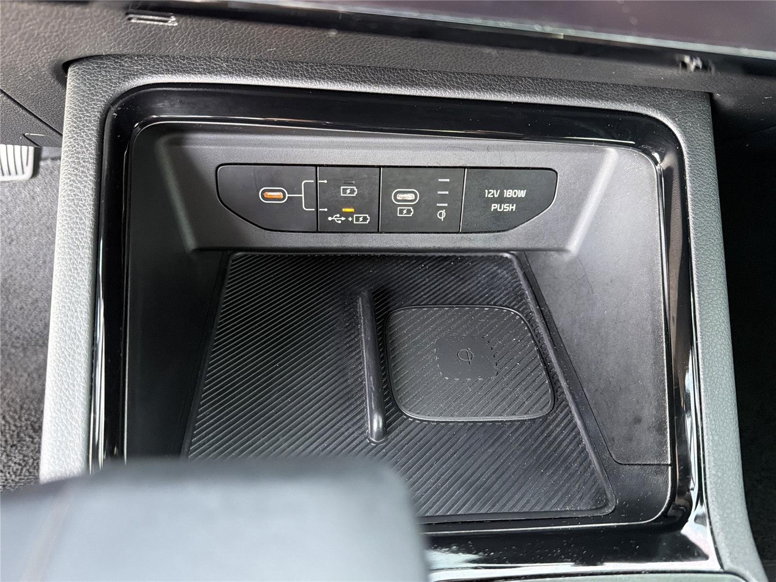 Used 2025 Snow White Pearl Kia GT-Line image 10