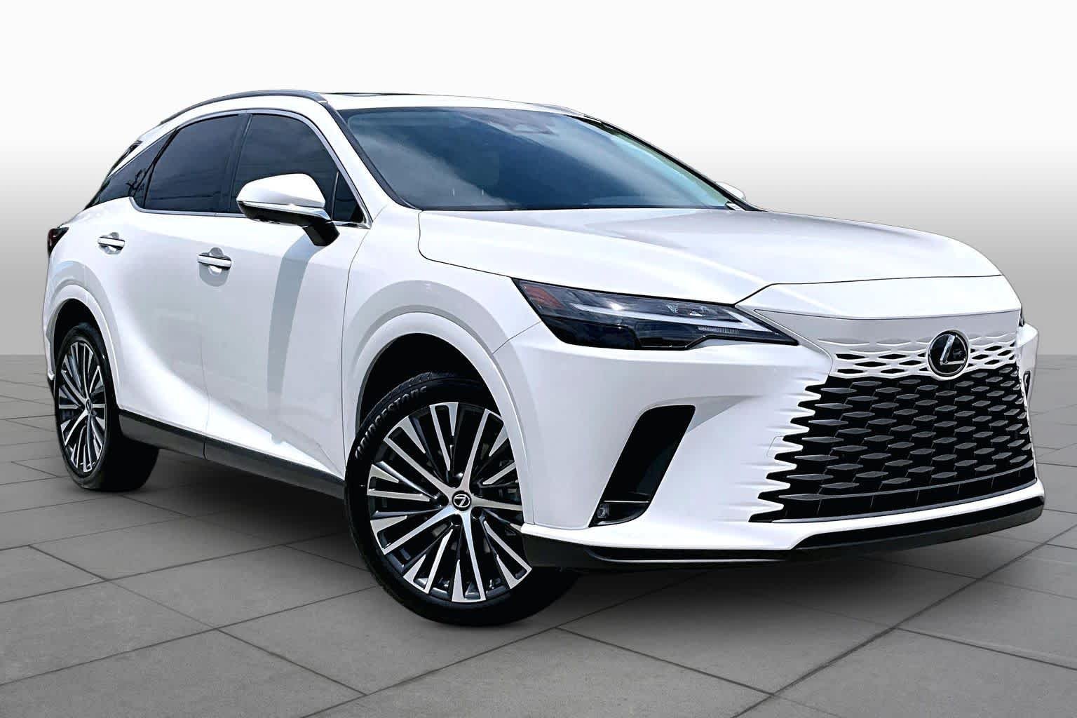 Used 2023 Eminent White Pearl Lexus Premium Plus image 3