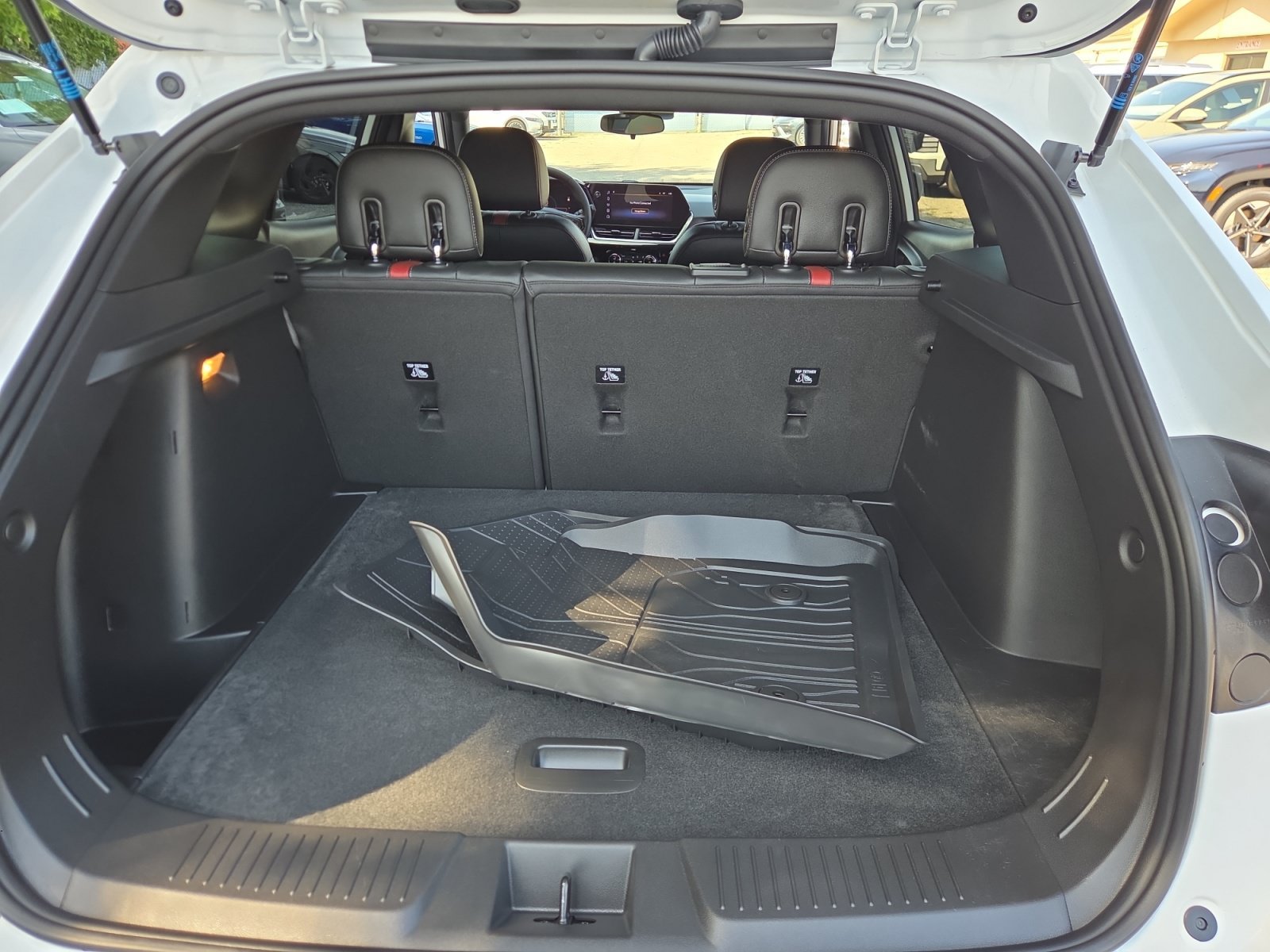 2025 Chevrolet Trax RS - Photo 17