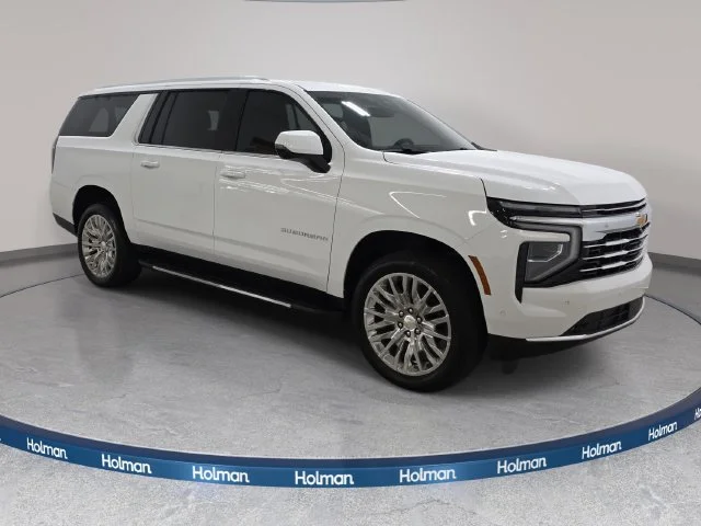 Used 2025 White Chevrolet LT image 4