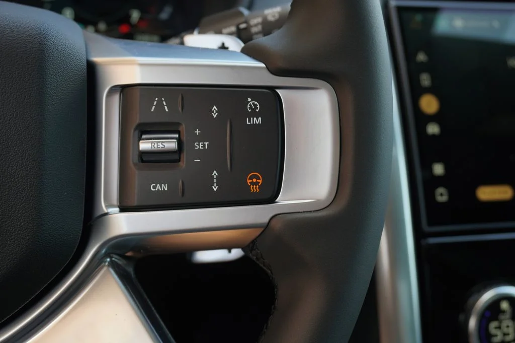 New 2026 Carpathian Grey Land Rover Dynamic SE image 17