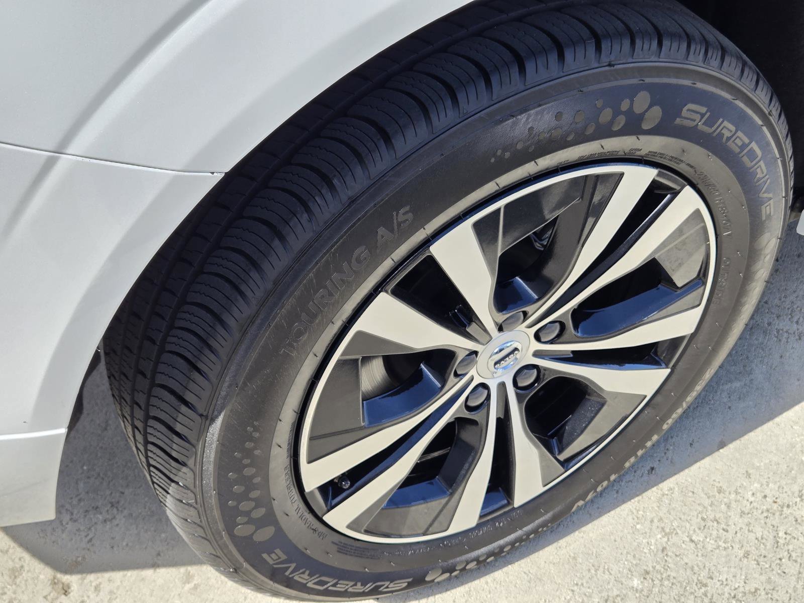 Used 2025 White Volvo Core image 12