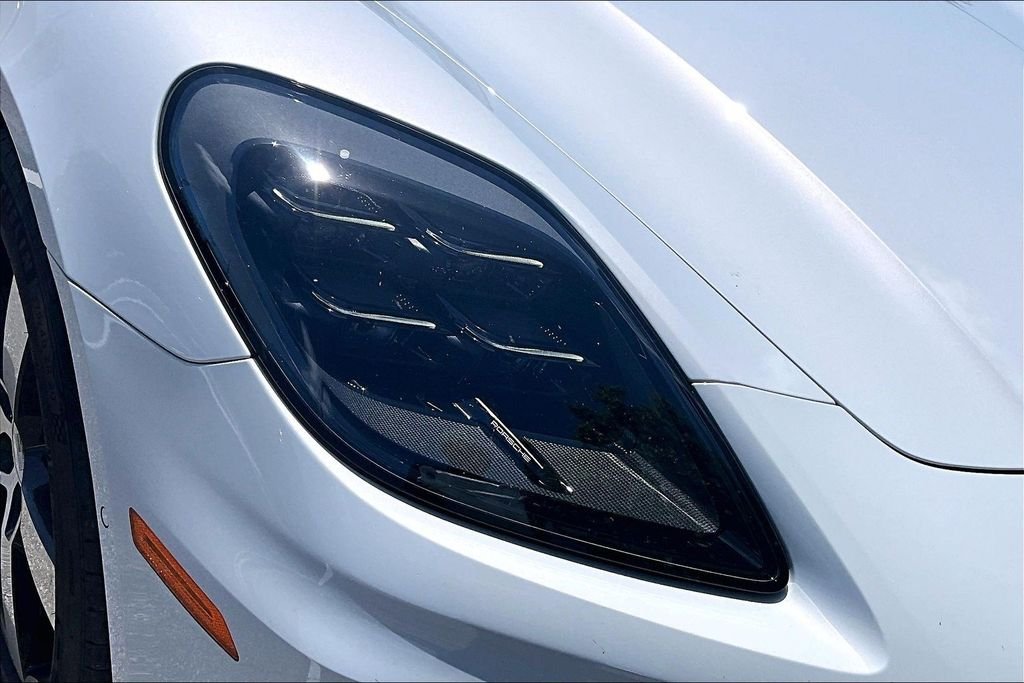 Used 2025  Porsche 4 image 33
