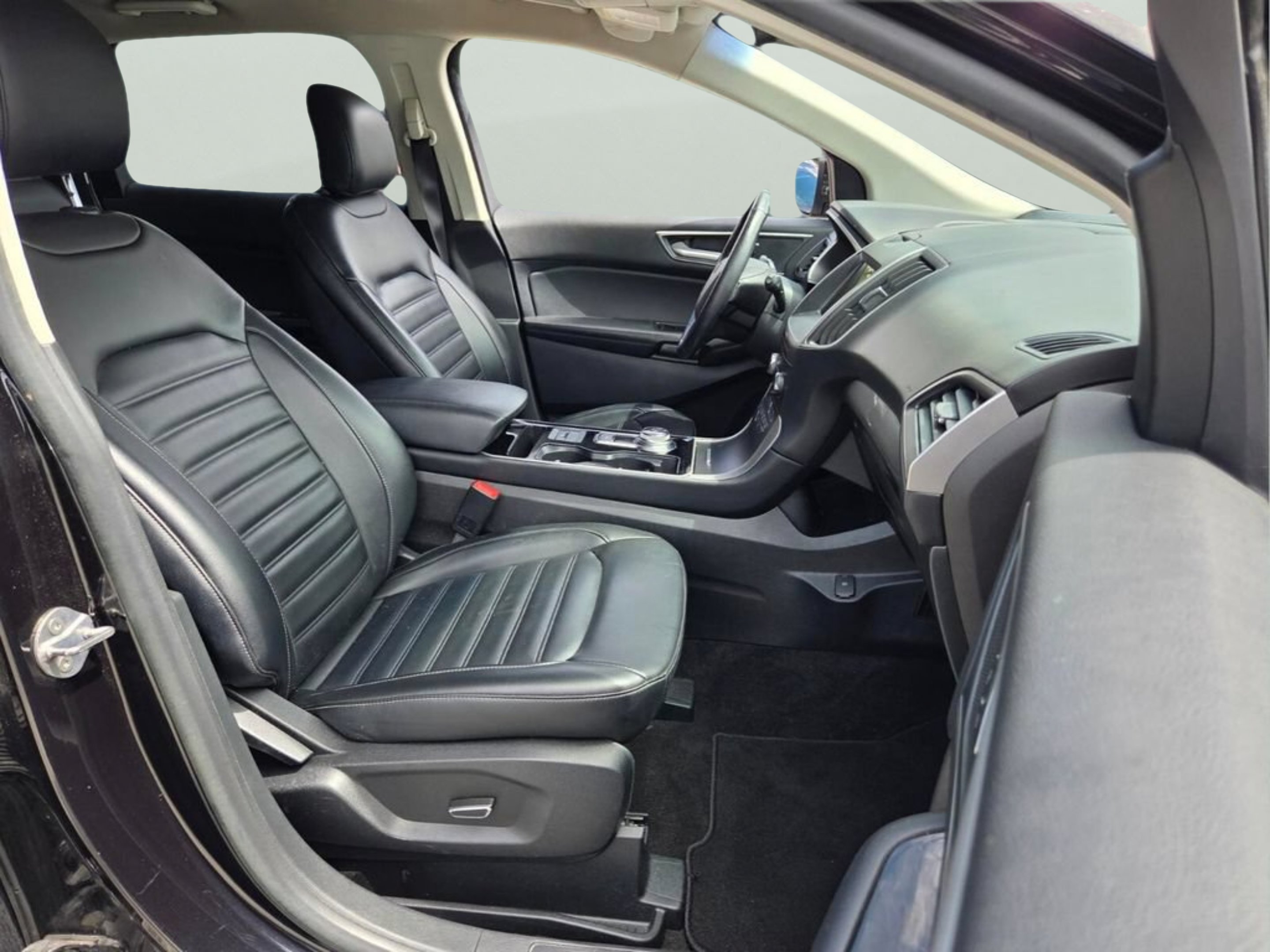 Used 2019 Black Metallic Ford SEL image 16