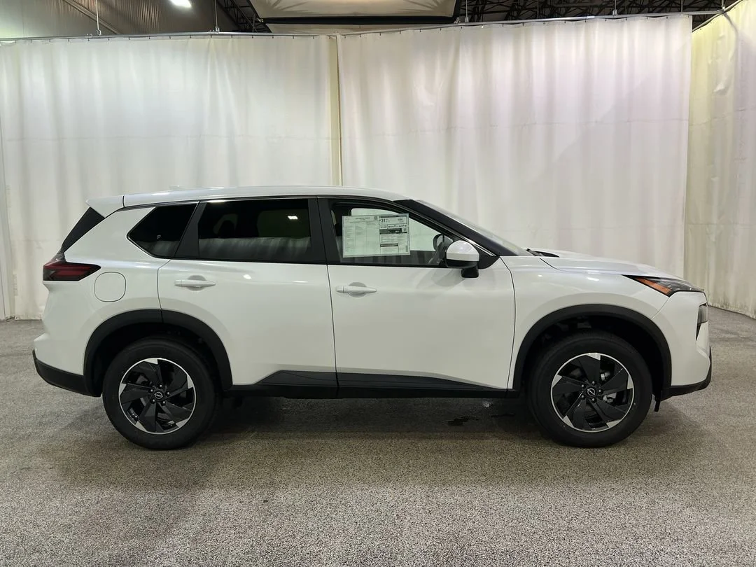 2026 Nissan Rogue SV - Photo 5