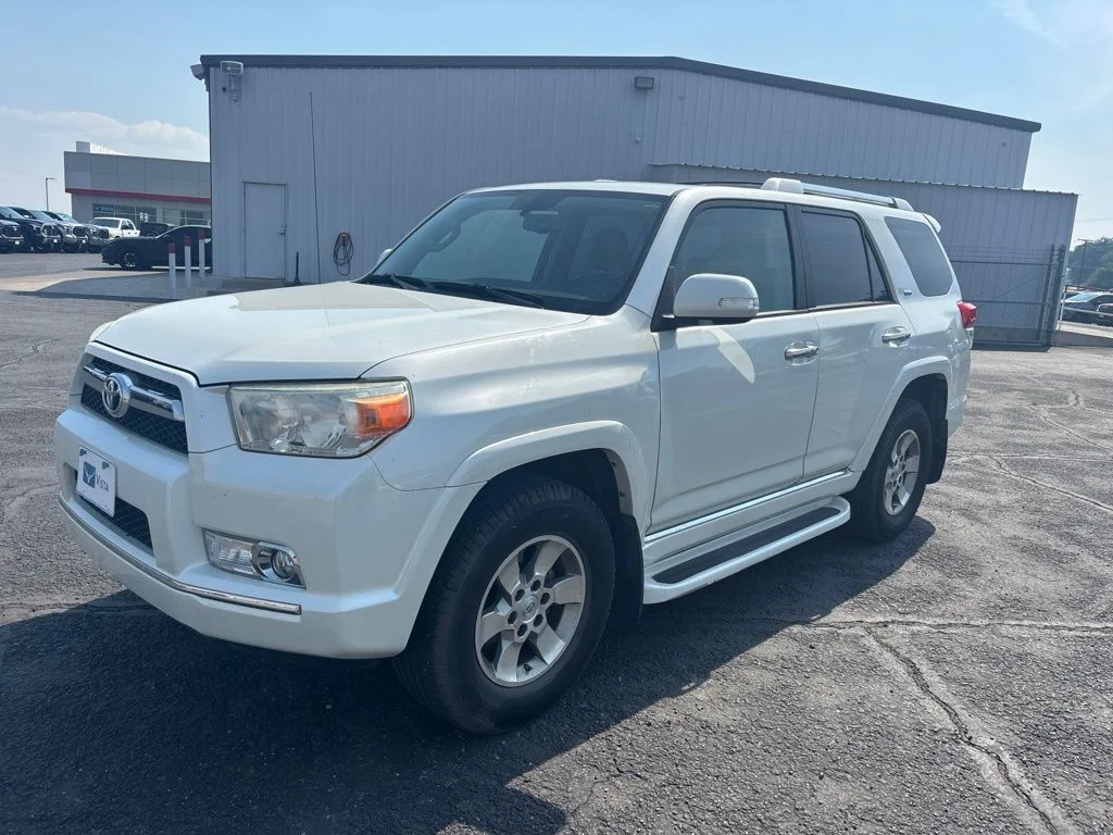 Used 2010 Blizzard Pearl Toyota SR5 image 2