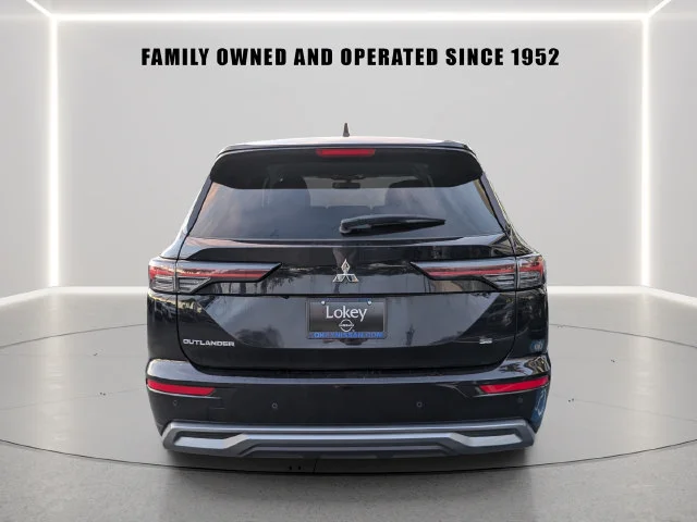 Used 2025 Black Mitsubishi SE image 5