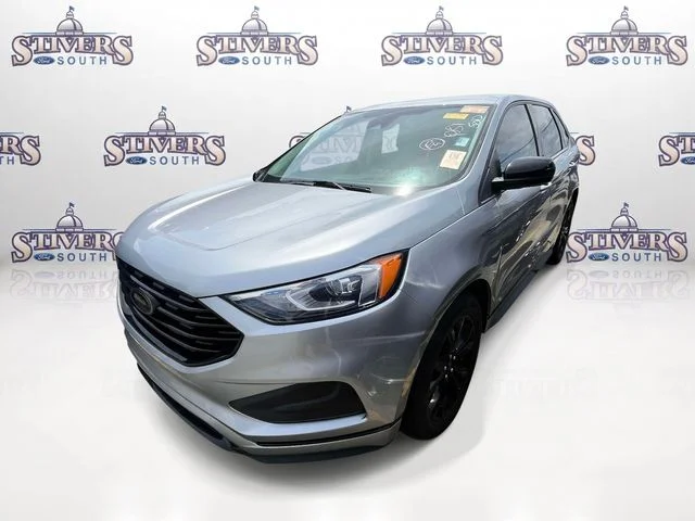 Used 2023 Silver Ford SE image 3