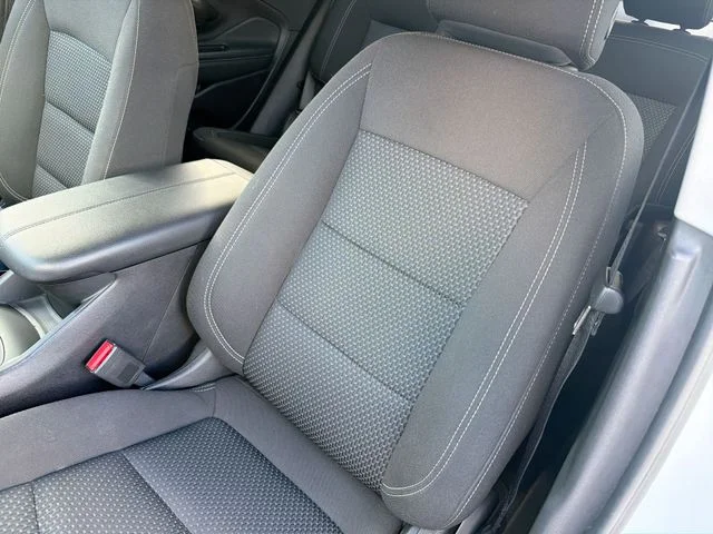 Used 2024 White GMC SLE image 14