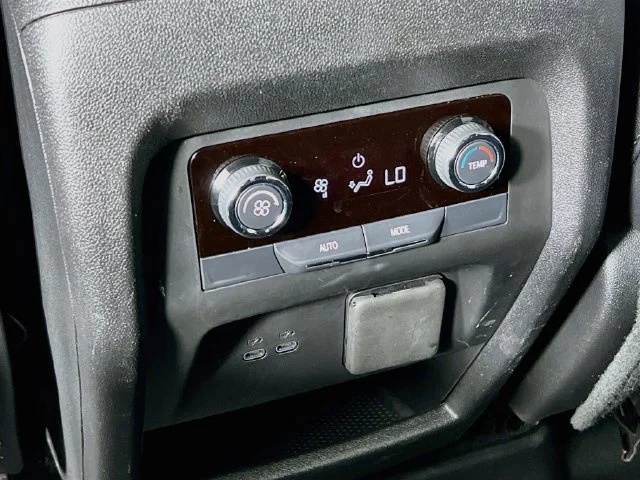 Used 2025 Gray Chevrolet Z71 image 35