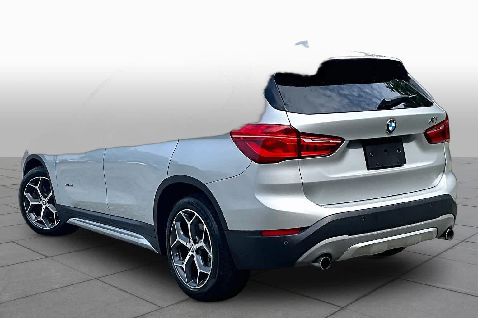 Used 2016 Alpine White BMW xDrive28i image 12