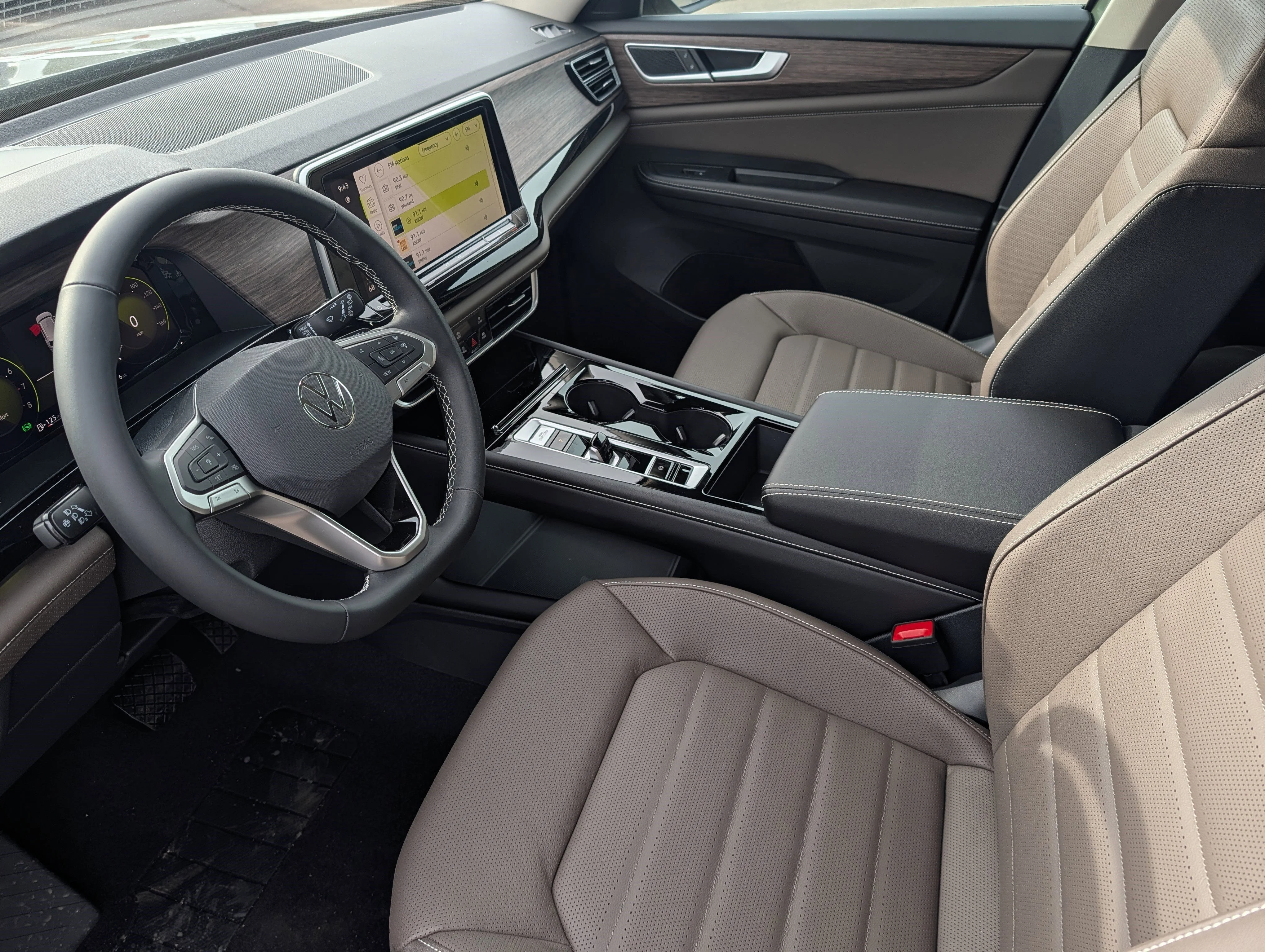 New 2026 Pure Gray Volkswagen 2.0T SEL image 5
