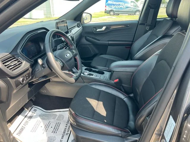 Used 2025 Gray Ford ST-Line image 23