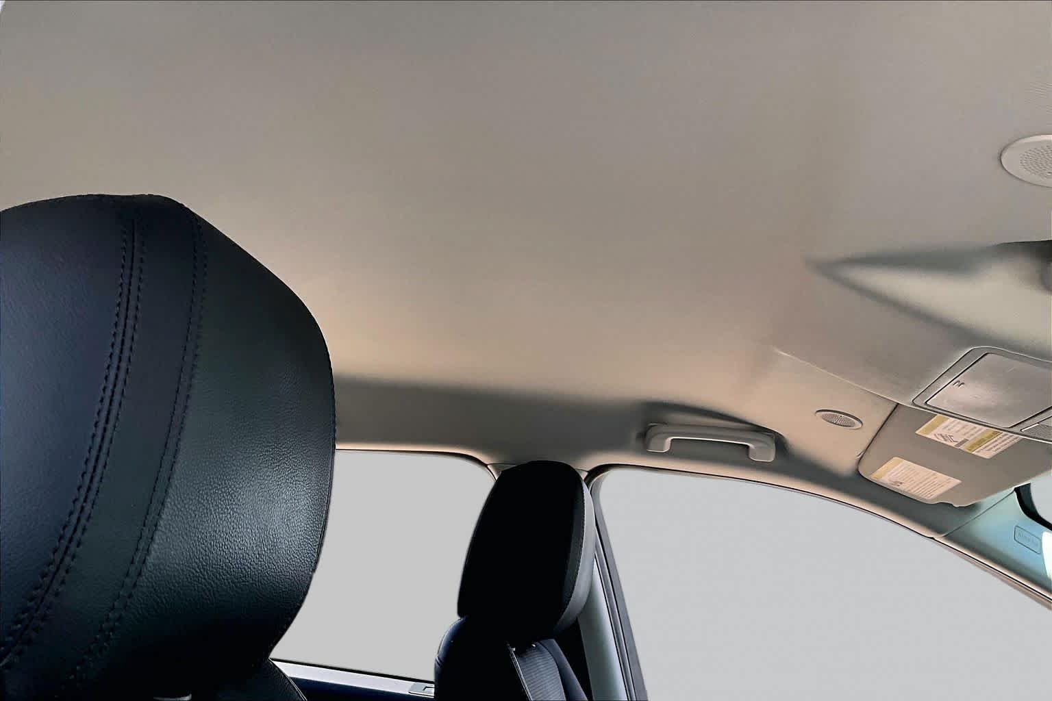 Used 2022 Fuji White Land Rover SE image 11