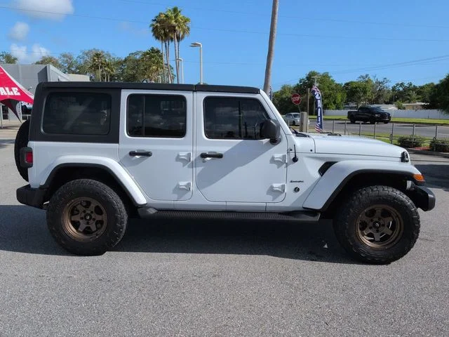 Used 2021 White Jeep Unlimited Sahara image 3