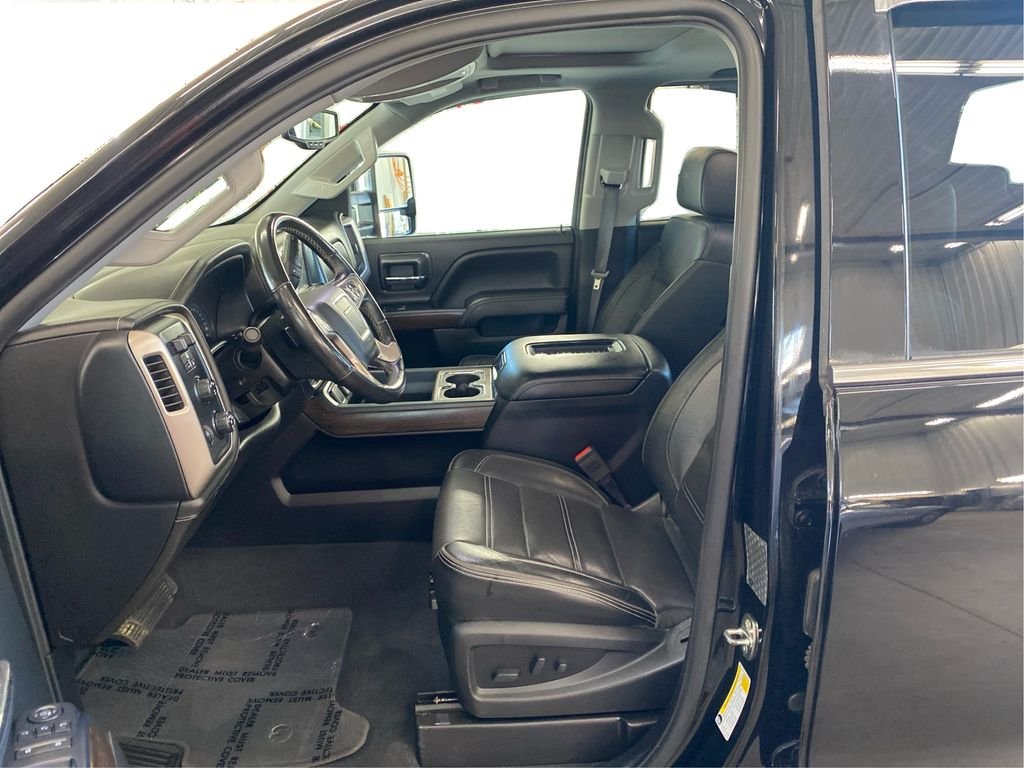 Used 2019 Black GMC Denali image 7