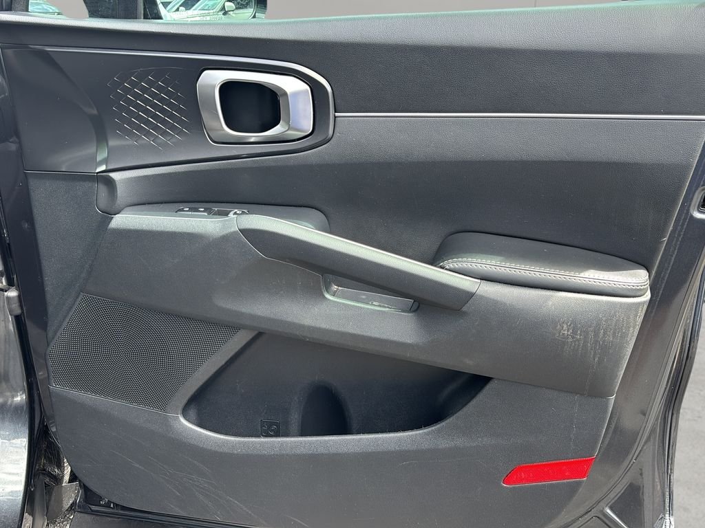 2023 Kia Sorento S - Photo 38