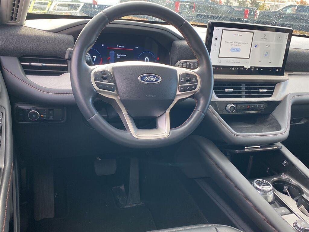 Used 2025 Iconic Silver Ford Active image 2