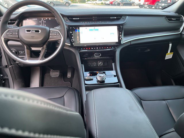 Used 2027 Gray Jeep Limited image 19