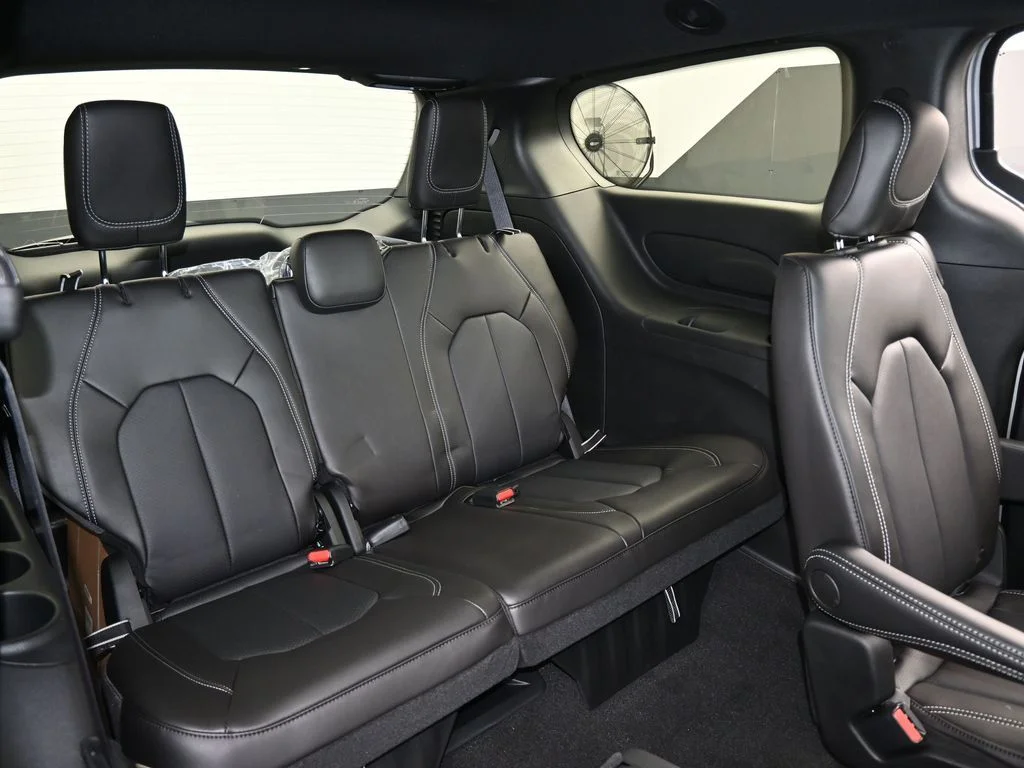 2026 Chrysler Voyager LX - Photo 39
