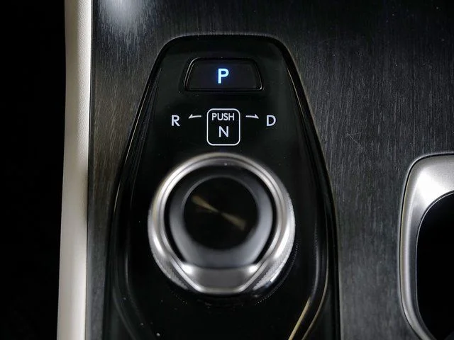 Used 2023  Lexus 450e Luxury image 14
