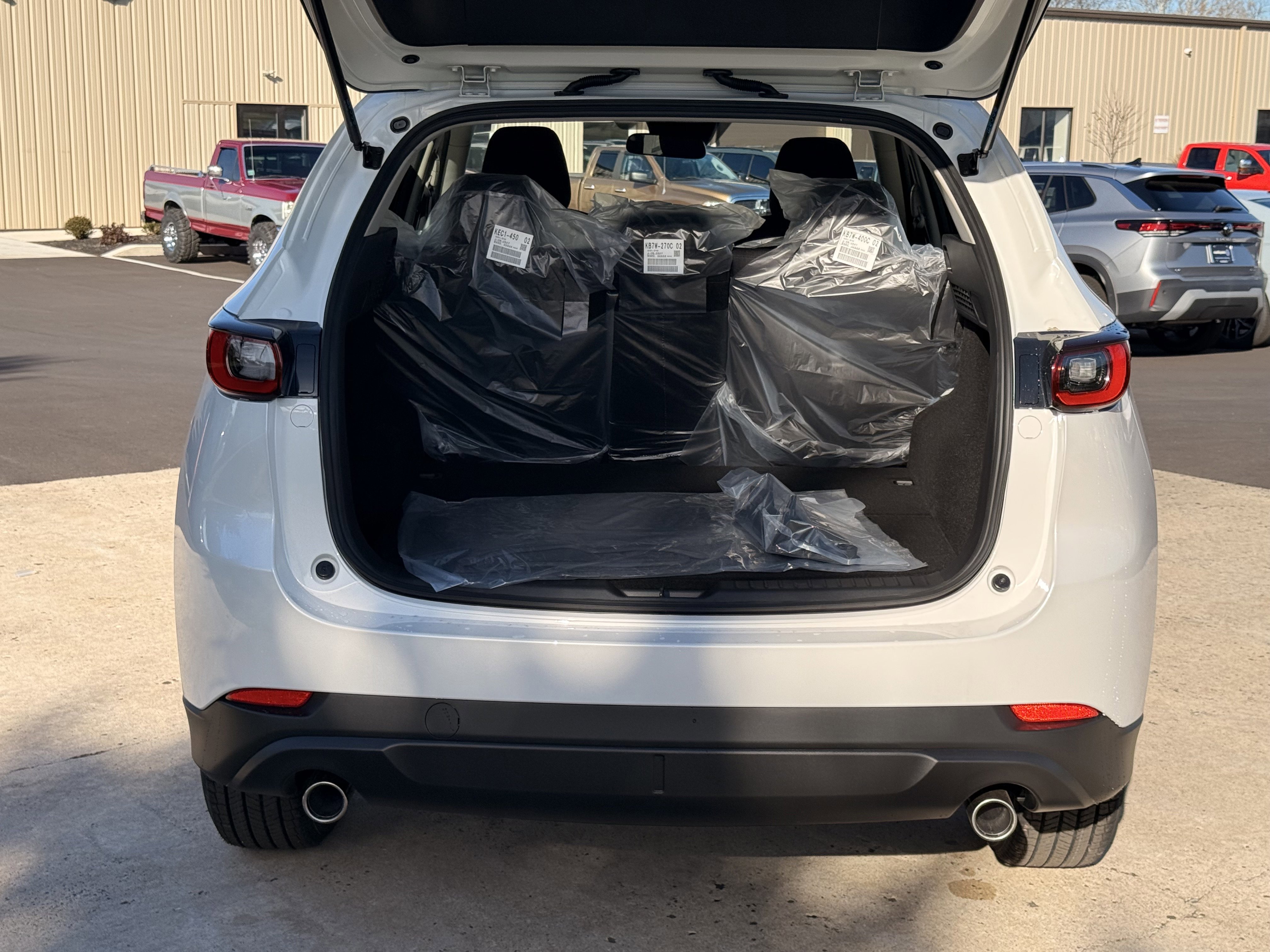 2025 Mazda CX-5 S - Photo 13