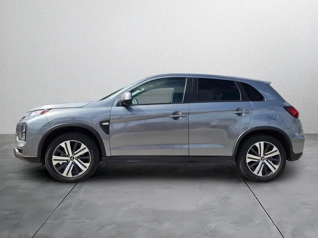 Used 2024 Gray Mitsubishi 2.0 ES image 2