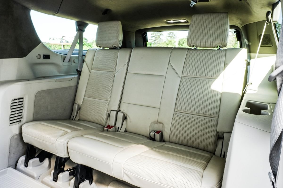Used 2024 White Cadillac Sport Platinum image 35