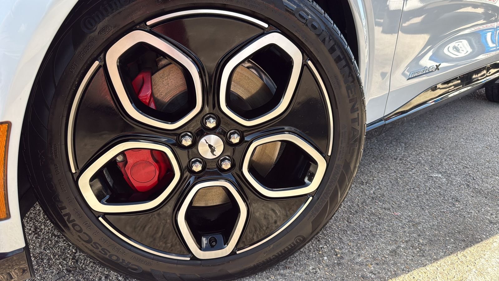 Used 2023 White Ford GT image 29