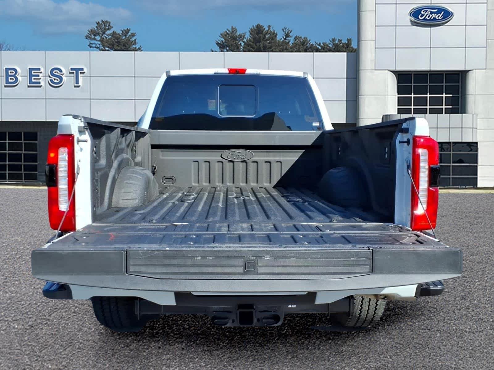 Used 2025 Avalanche Ford LARIAT image 6